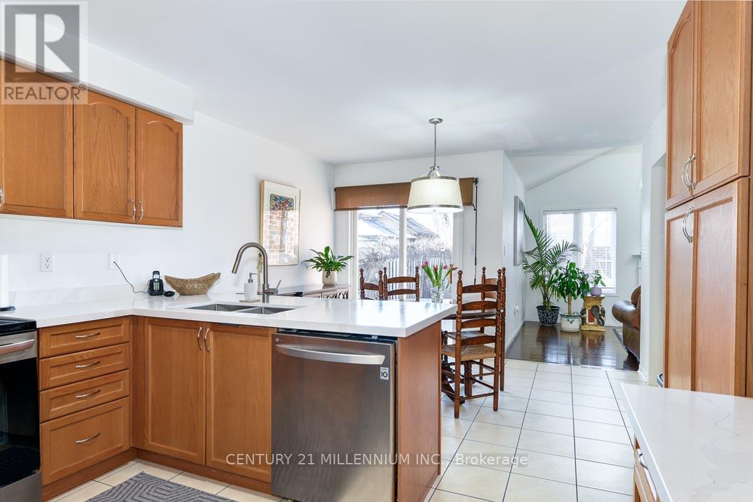 42 Sweet Clover Crescent, Brampton, Ontario  L6R 2Z9 - Photo 12 - W13159668