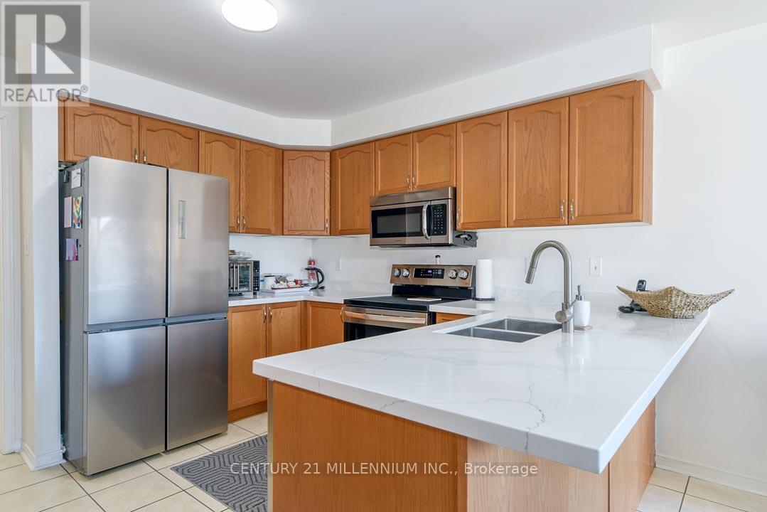 42 Sweet Clover Crescent, Brampton, Ontario  L6R 2Z9 - Photo 13 - W13159668
