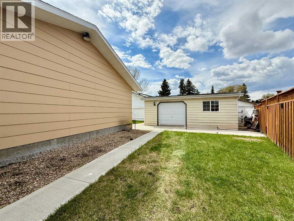 402 3 Street, Wainwright, Alberta  T9W 1A1 - Photo 43 - A2313726