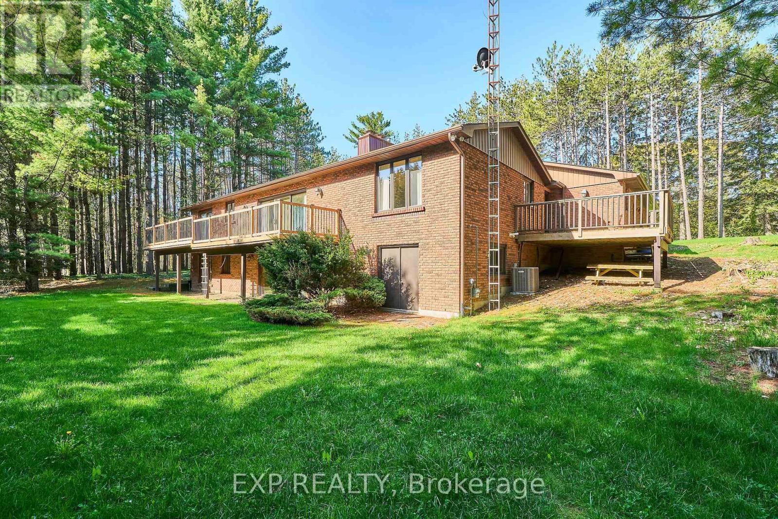 7985 Cedarbrook Trail, Whitby, Ontario  L1M 1L9 - Photo 10 - E13153656
