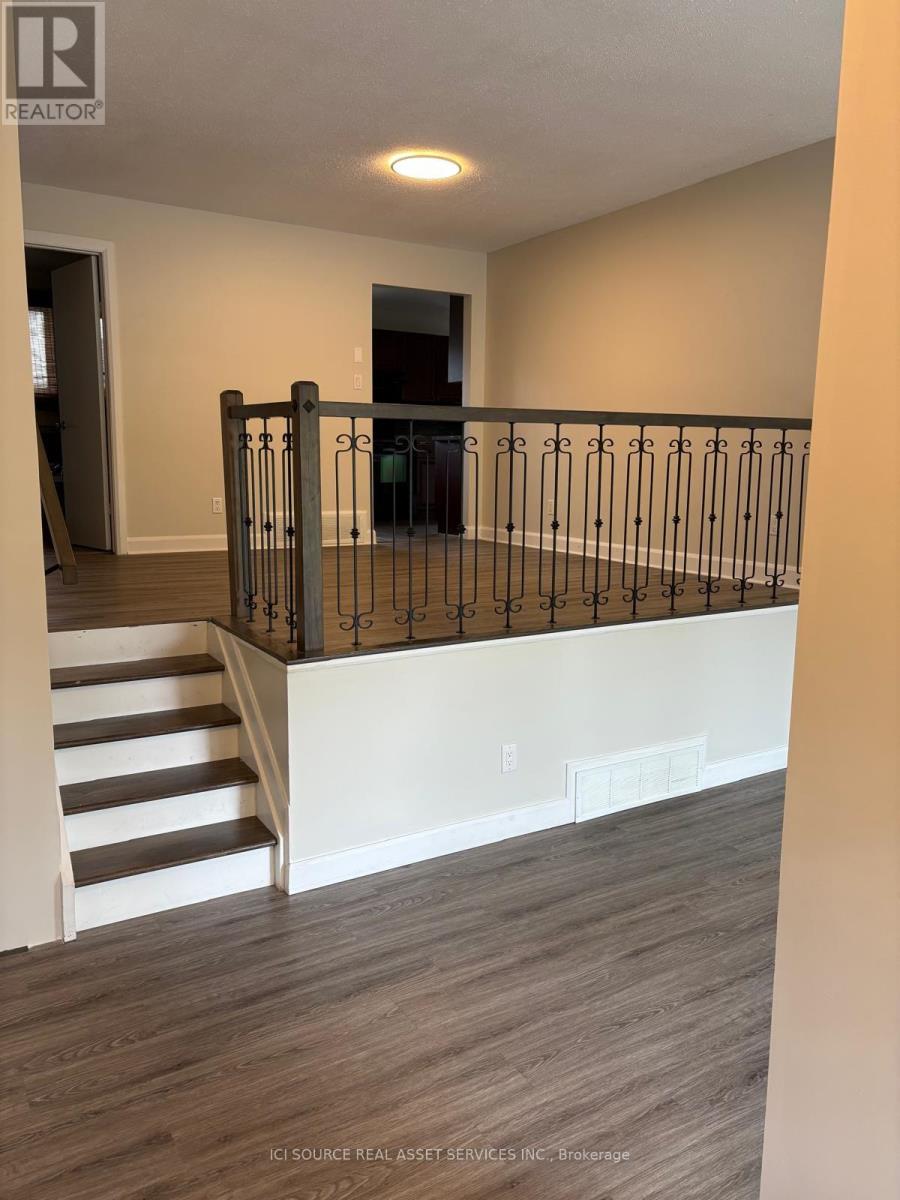 2 Caribou Avenue, Ottawa, Ontario  K2S 1M5 - Photo 2 - X13159766