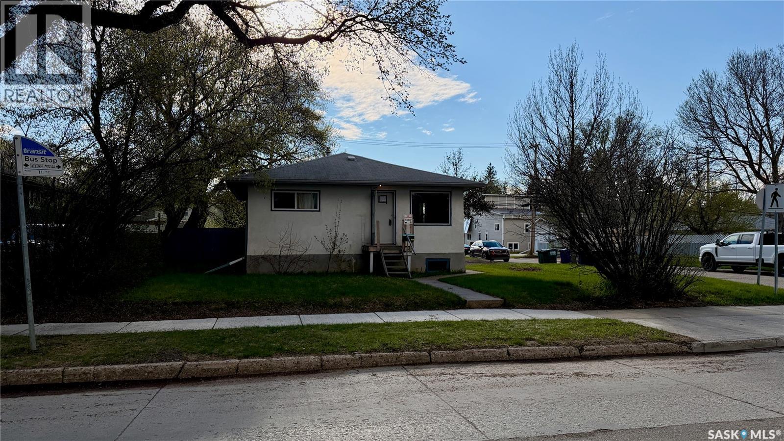 2102 Herman Avenue, Saskatoon, Saskatchewan  S7M 0N2 - Photo 4 - SK036556