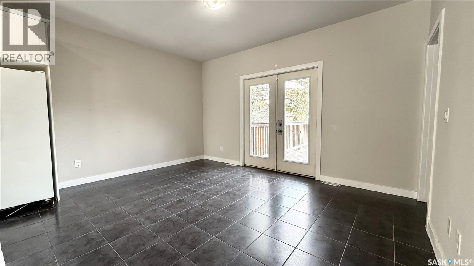 419 S Avenue S, Saskatoon, Saskatchewan  S7M 3A3 - Photo 10 - SK036551