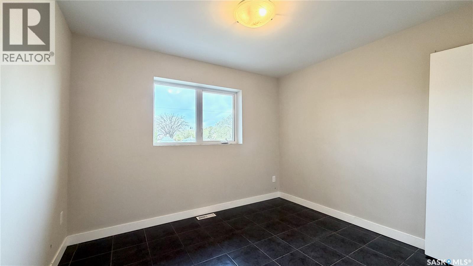 419 S Avenue S, Saskatoon, Saskatchewan  S7M 3A3 - Photo 13 - SK036551