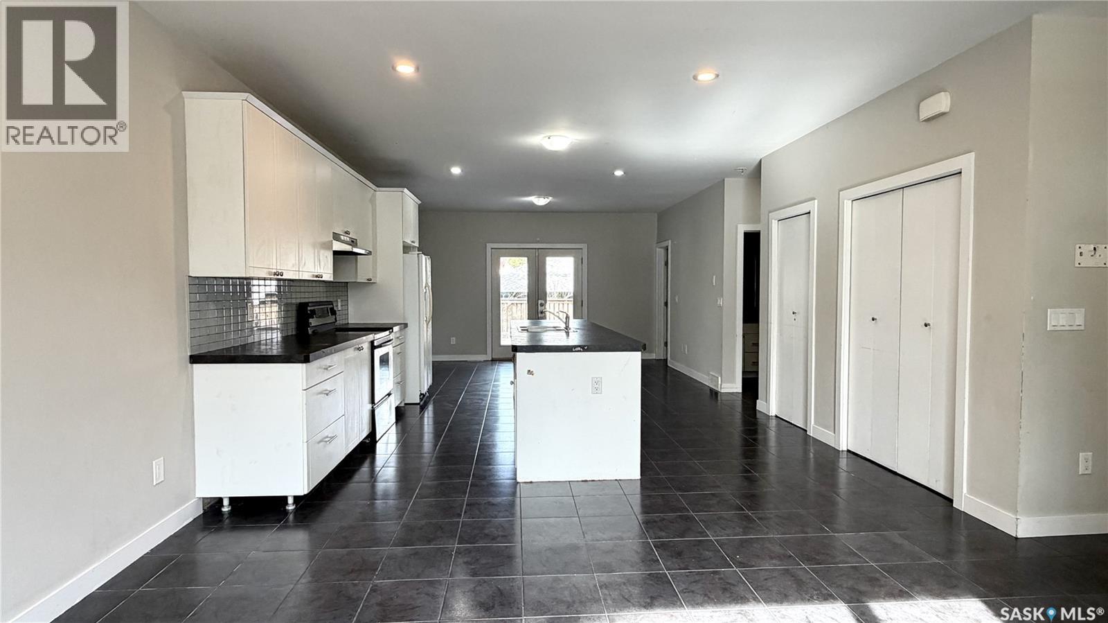 419 S Avenue S, Saskatoon, Saskatchewan  S7M 3A3 - Photo 5 - SK036551