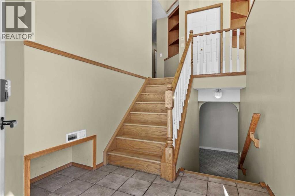 100 Macewan Park Manor NW, Calgary, Alberta  T3K 4G6 - Photo 3 - A2312914