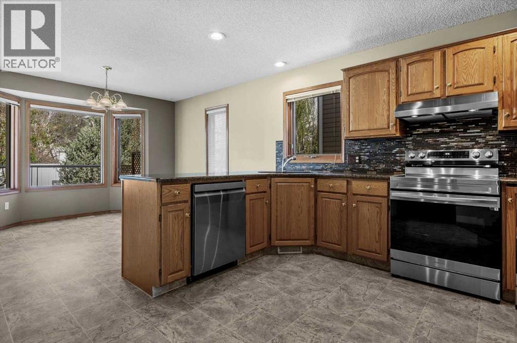 100 Macewan Park Manor NW, Calgary, Alberta  T3K 4G6 - Photo 9 - A2312914