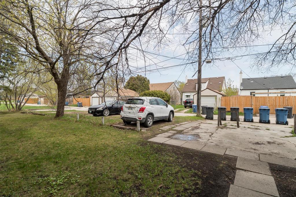 755 Luxton Place, Winnipeg, Manitoba  R2X 1N2 - Photo 1 - 202611380