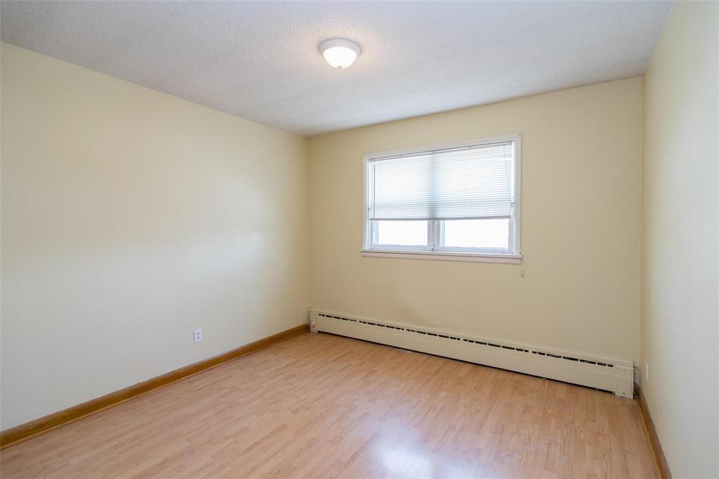 755 Luxton Place, Winnipeg, Manitoba  R2X 1N2 - Photo 2 - 202611380
