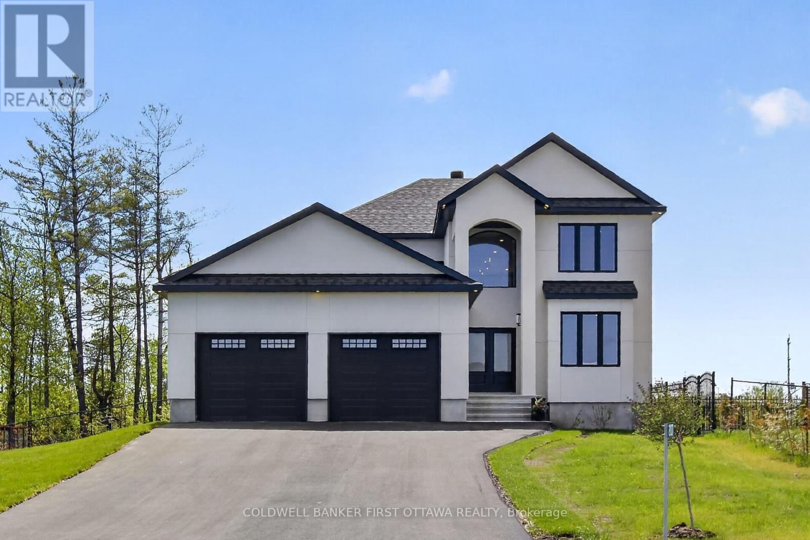 207 Owen Lucas Street, Mcnab/braeside, Ontario  K7S 3G8 - Photo 1 - X13159828