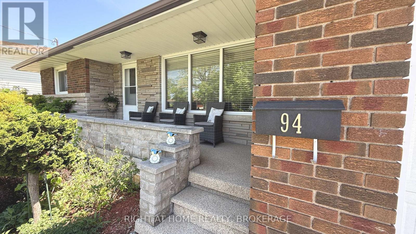 94 Wellington Street, Welland, Ontario  L3B 1B1 - Photo 3 - X13159818