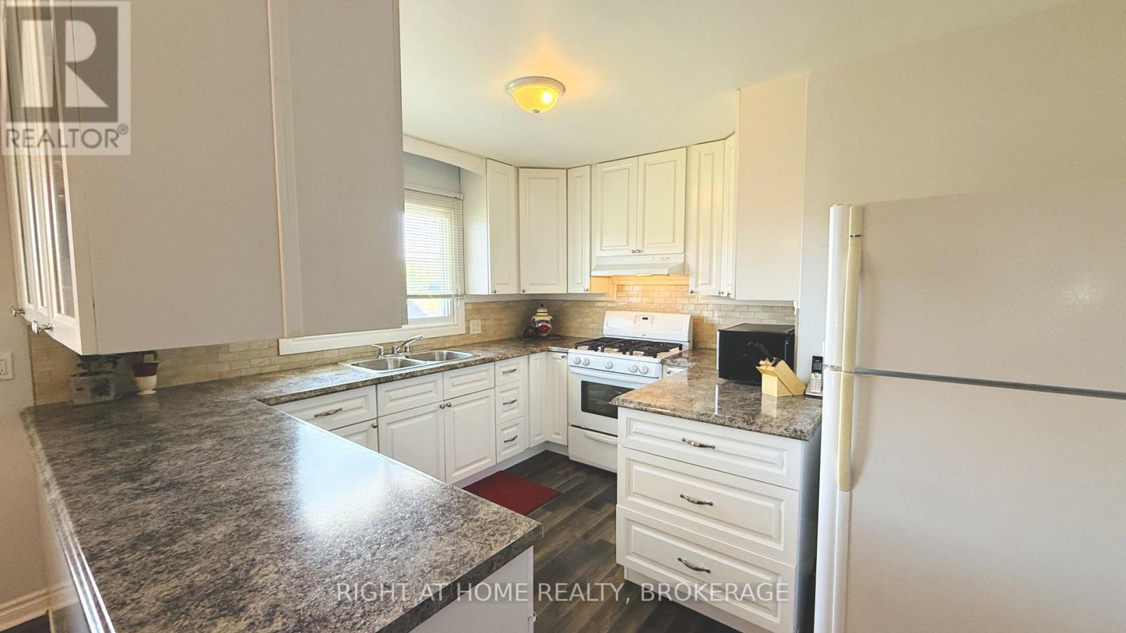 94 Wellington Street, Welland, Ontario  L3B 1B1 - Photo 6 - X13159818
