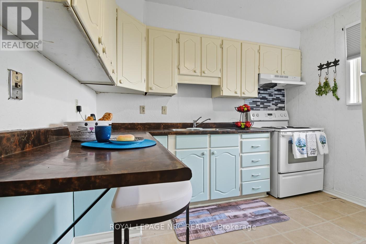 52 Wiley Street, St. Catharines, Ontario  L2R 4G2 - Photo 11 - X13159836