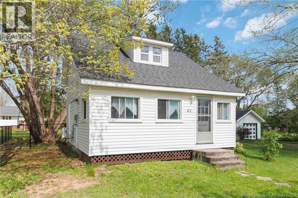 61 Smith, Salisbury, New Brunswick  E4J 2R9 - Photo 1 - NB140053
