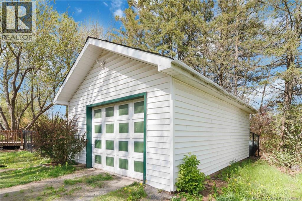 61 Smith, Salisbury, New Brunswick  E4J 2R9 - Photo 2 - NB140053