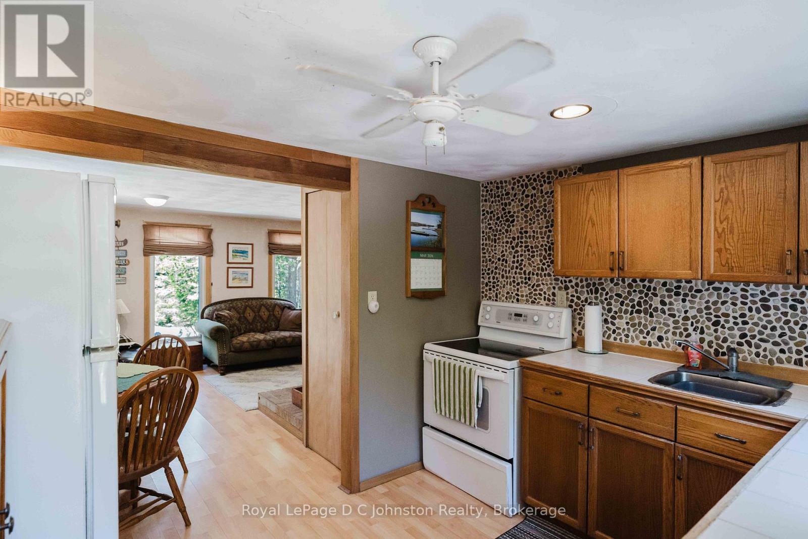 102 Thompson Avenue, Native Leased Lands, Ontario N0H 2G0 - Photo 10 - X13159804