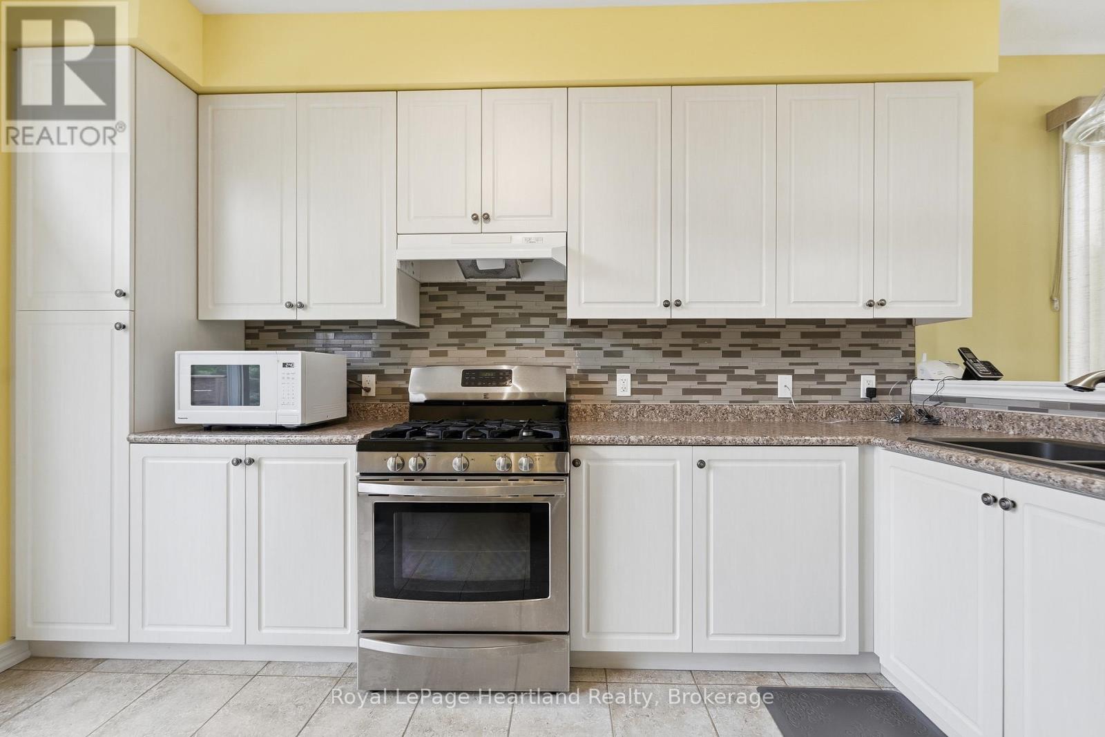 36 Stornoway Crescent, Huron East, Ontario  N0K 1W0 - Photo 10 - X13159816