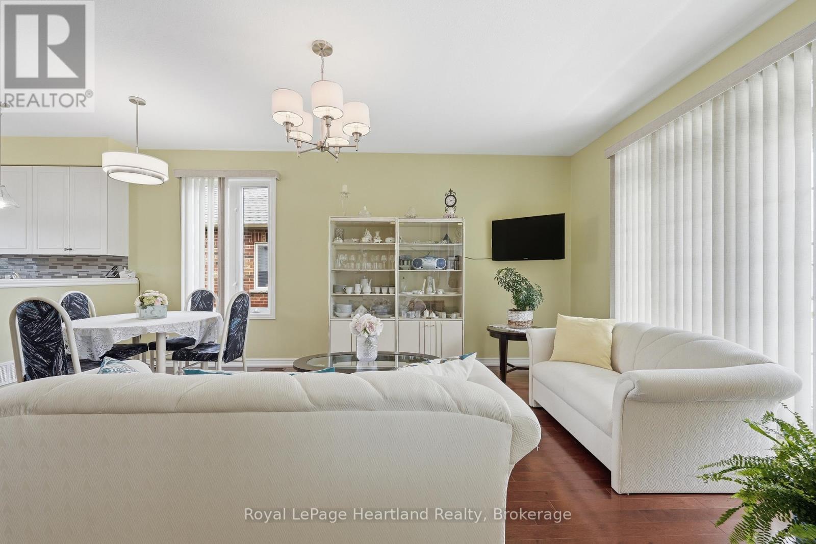 36 Stornoway Crescent, Huron East, Ontario  N0K 1W0 - Photo 5 - X13159816