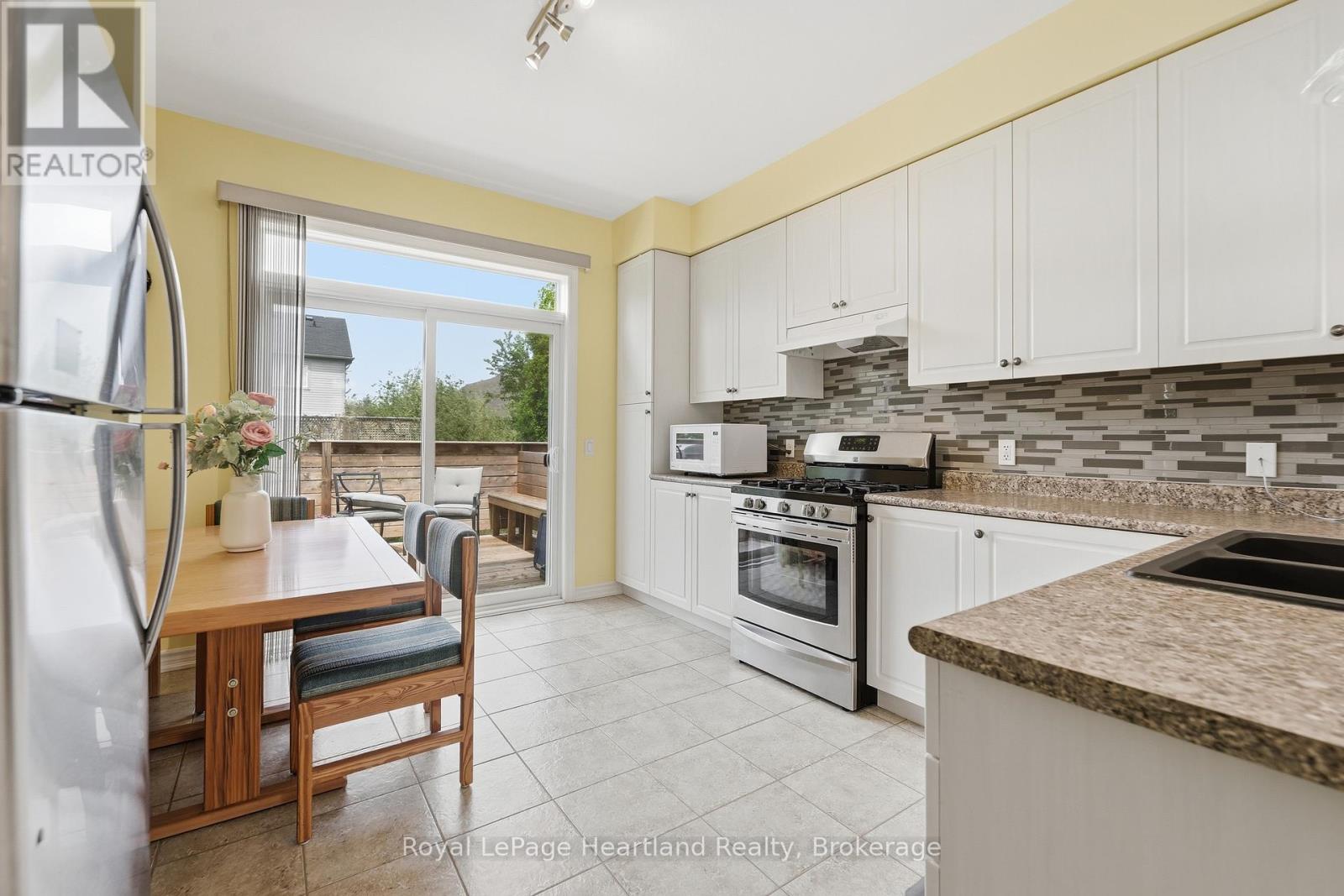 36 Stornoway Crescent, Huron East, Ontario  N0K 1W0 - Photo 9 - X13159816