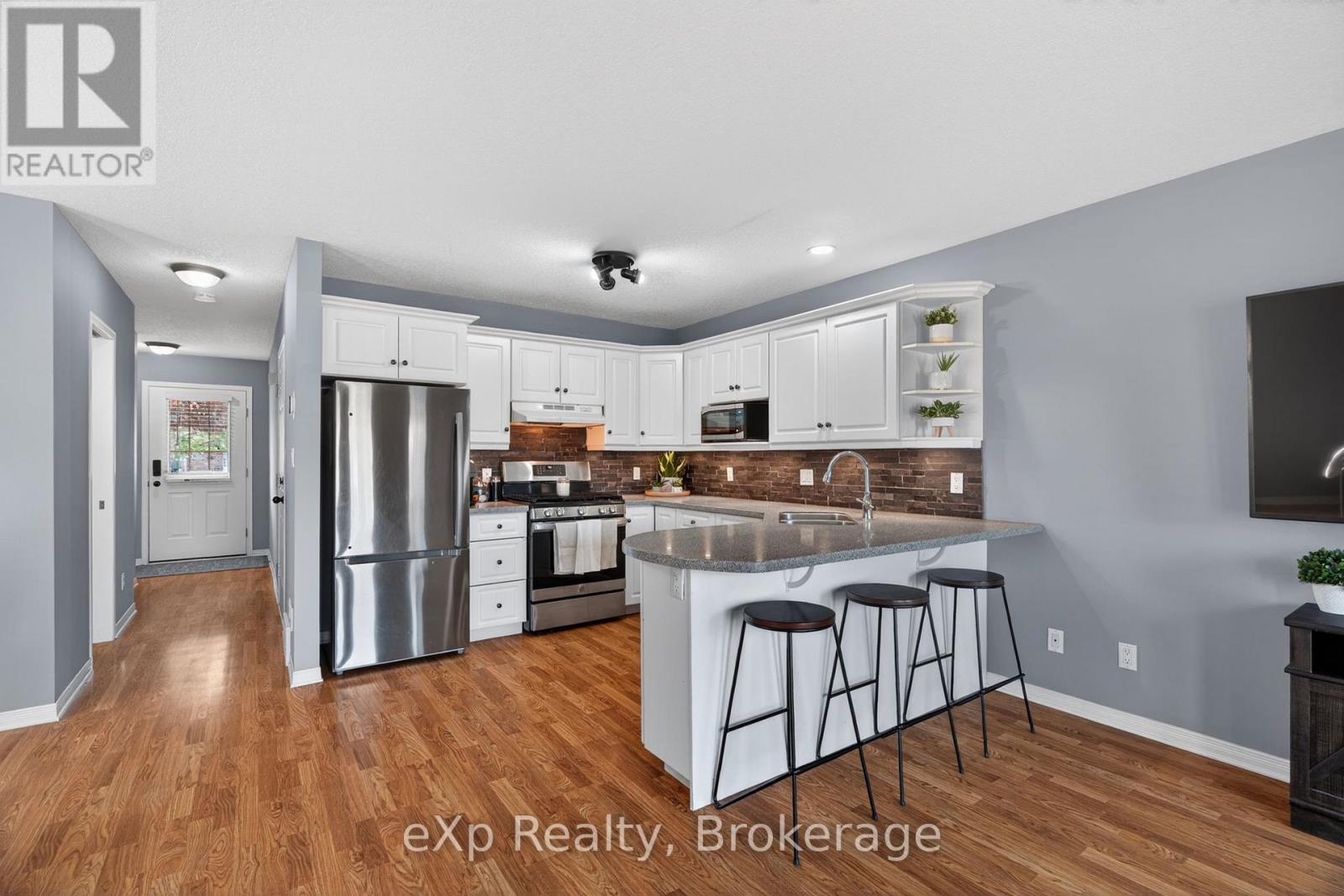 20 Hyde Road, Stratford, Ontario  N5A 7Z4 - Photo 3 - X13159852