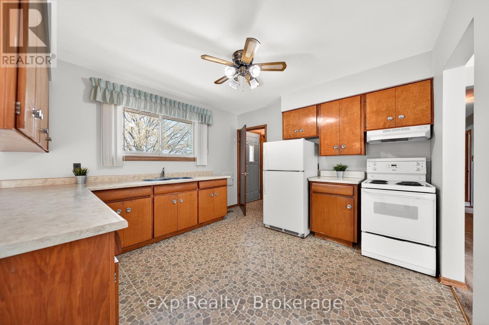 53 Woodland Drive, Cambridge, Ontario  N1R 2X7 - Photo 14 - X13159854