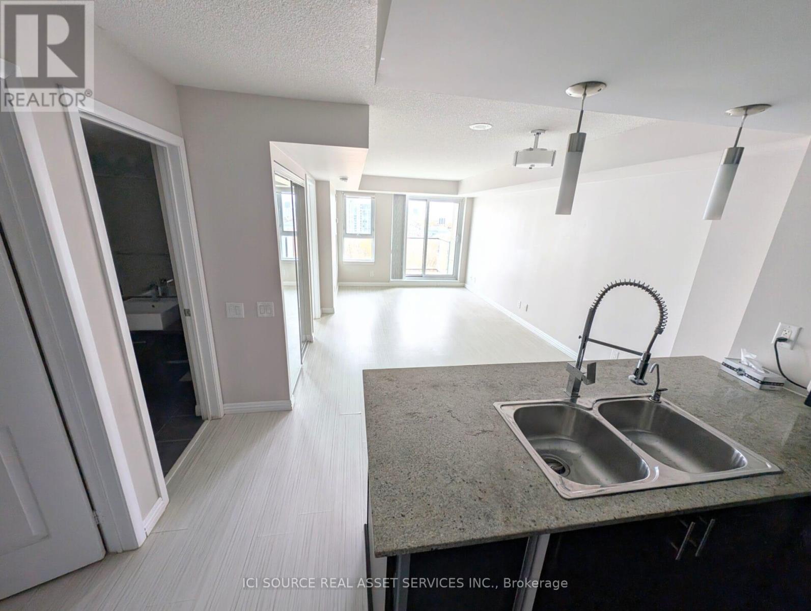 1803 - 190 Borough Drive, Toronto, Ontario  M1P 0B6 - Photo 5 - E13159790