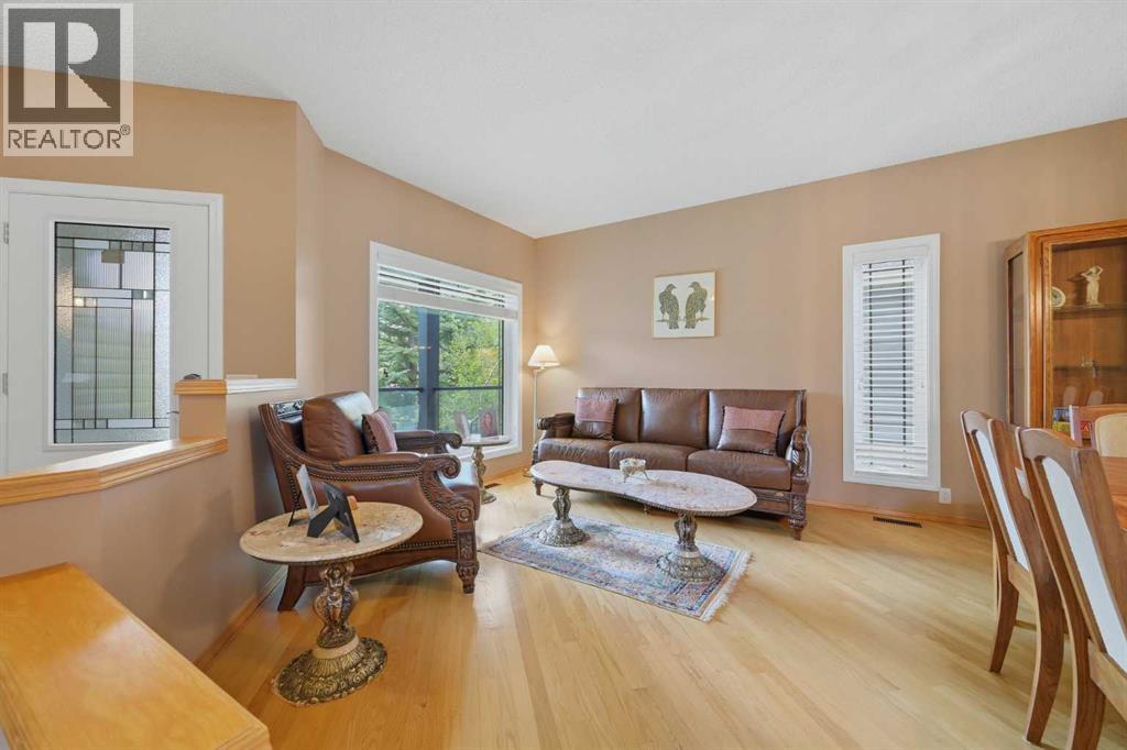 52 Edgebrook Rise NW, Calgary, Alberta  T3A 4Z9 - Photo 4 - A2313275