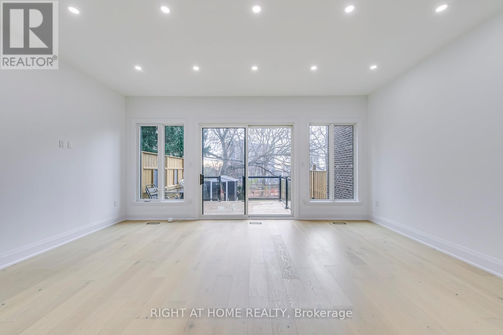 5 Enfield Avenue, Toronto, Ontario  M8W 1T6 - Photo 11 - W13159856