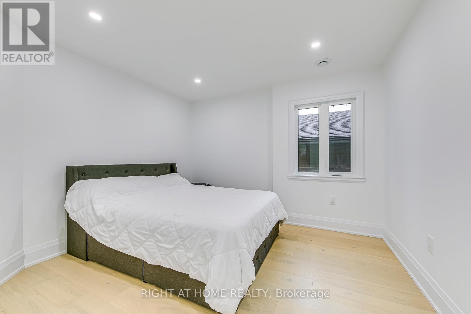 5 Enfield Avenue, Toronto, Ontario  M8W 1T6 - Photo 21 - W13159856