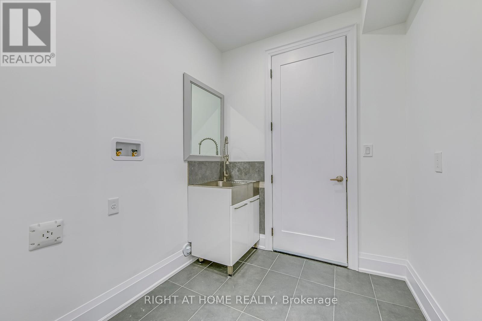 5 Enfield Avenue, Toronto, Ontario  M8W 1T6 - Photo 30 - W13159856