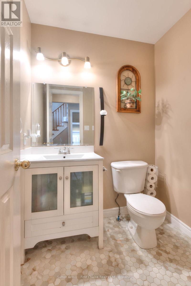 182 Romeo Street S, Stratford, Ontario  N5A 4S9 - Photo 6 - X12738536