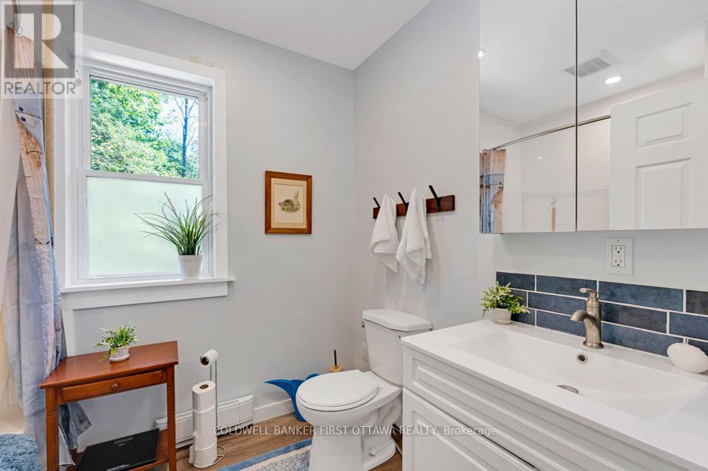 4031 Bolingbroke Road, Tay Valley, Ontario  K0H 2B0 - Photo 17 - X13159920