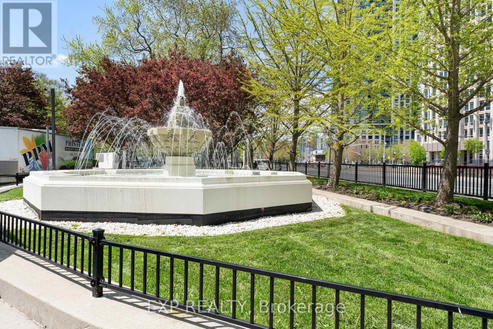 301 - 637 Lake Shore Boulevard W, Toronto, Ontario  M5V 3J6 - Photo 2 - C13159876