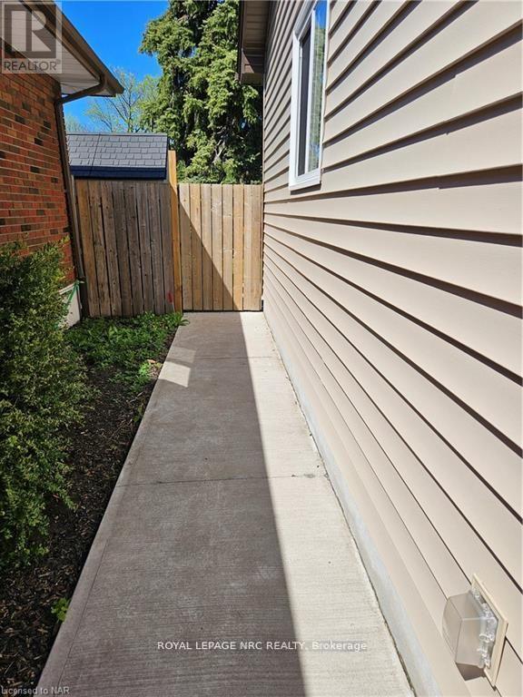 5 Kilbourne Crescent, St. Catharines, Ontario  L2M 3E3 - Photo 2 - X13159878