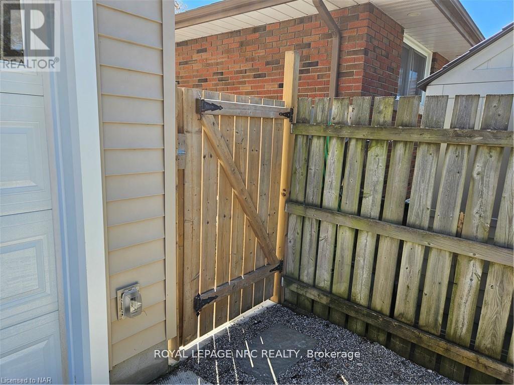 5 Kilbourne Crescent, St. Catharines, Ontario  L2M 3E3 - Photo 3 - X13159878