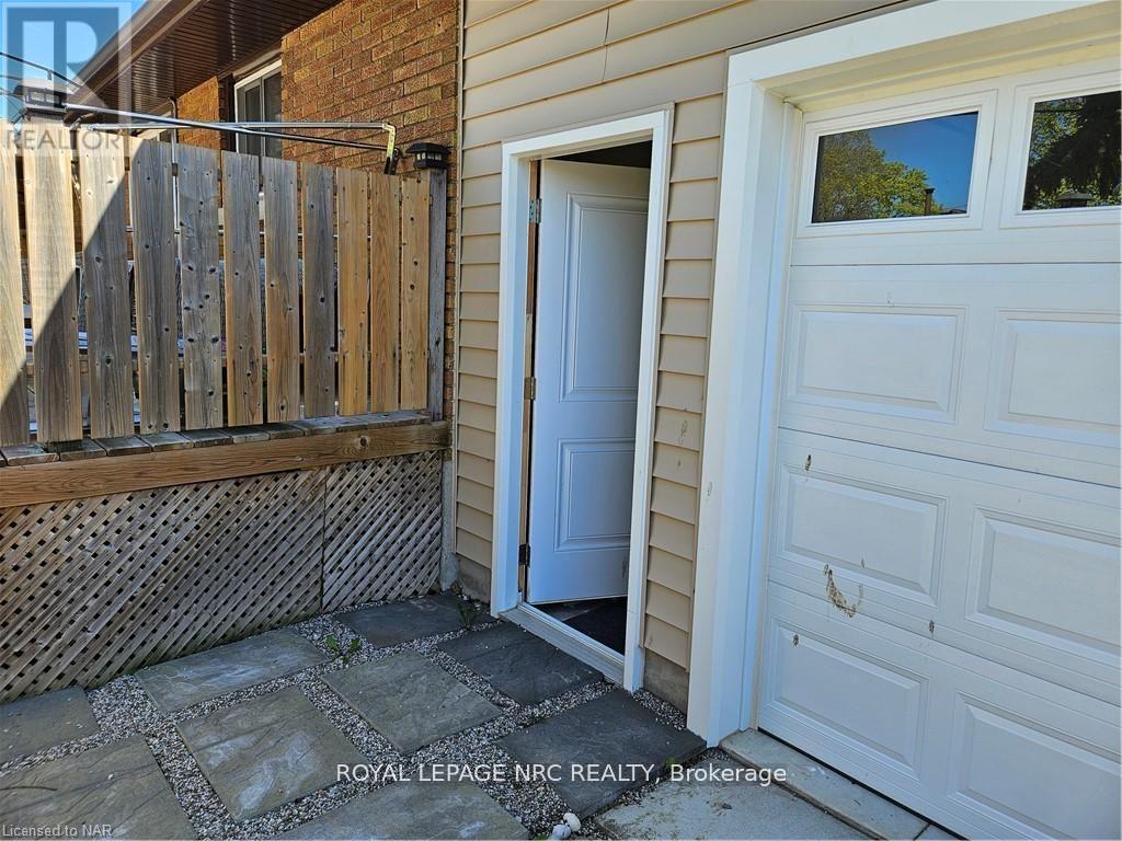 5 Kilbourne Crescent, St. Catharines, Ontario  L2M 3E3 - Photo 4 - X13159878