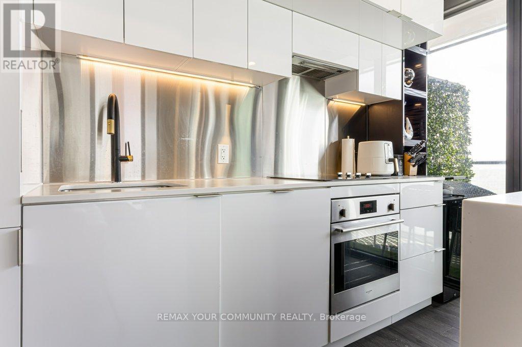 1312 - 185 Roehampton Avenue, Toronto, Ontario  M4P 1R4 - Photo 13 - C13159906