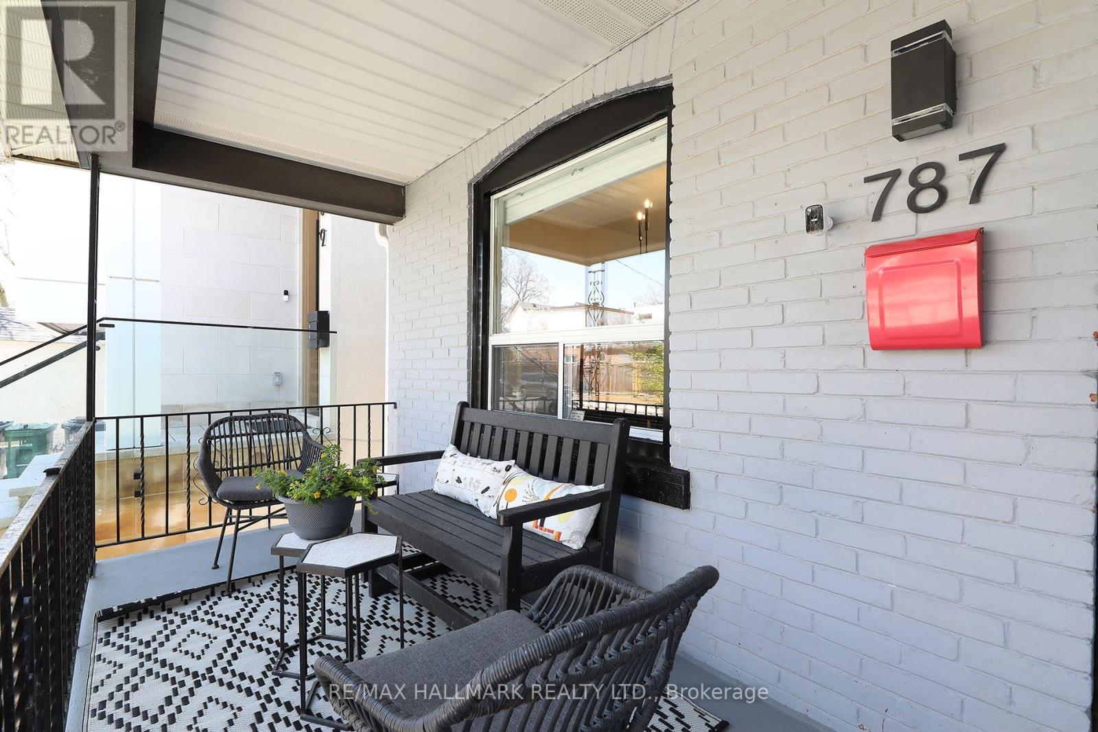 787 SAMMON AVENUE, Toronto, Ontario
