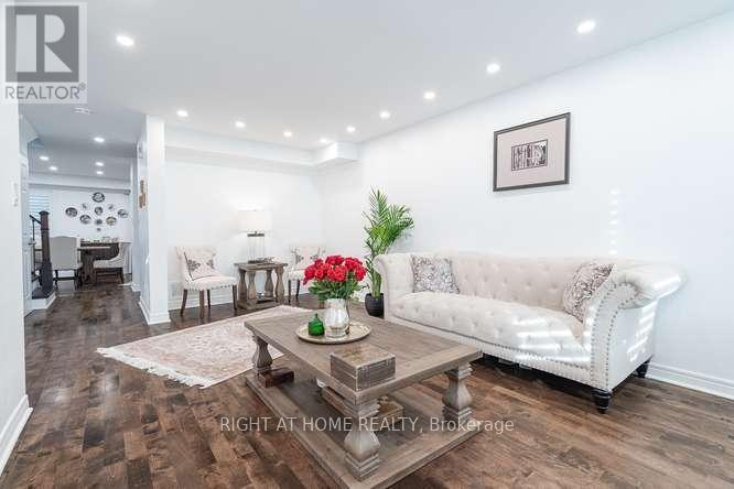 17 Machell Avenue N, Aurora, Ontario  L4G 2R6 - Photo 7 - N13159880