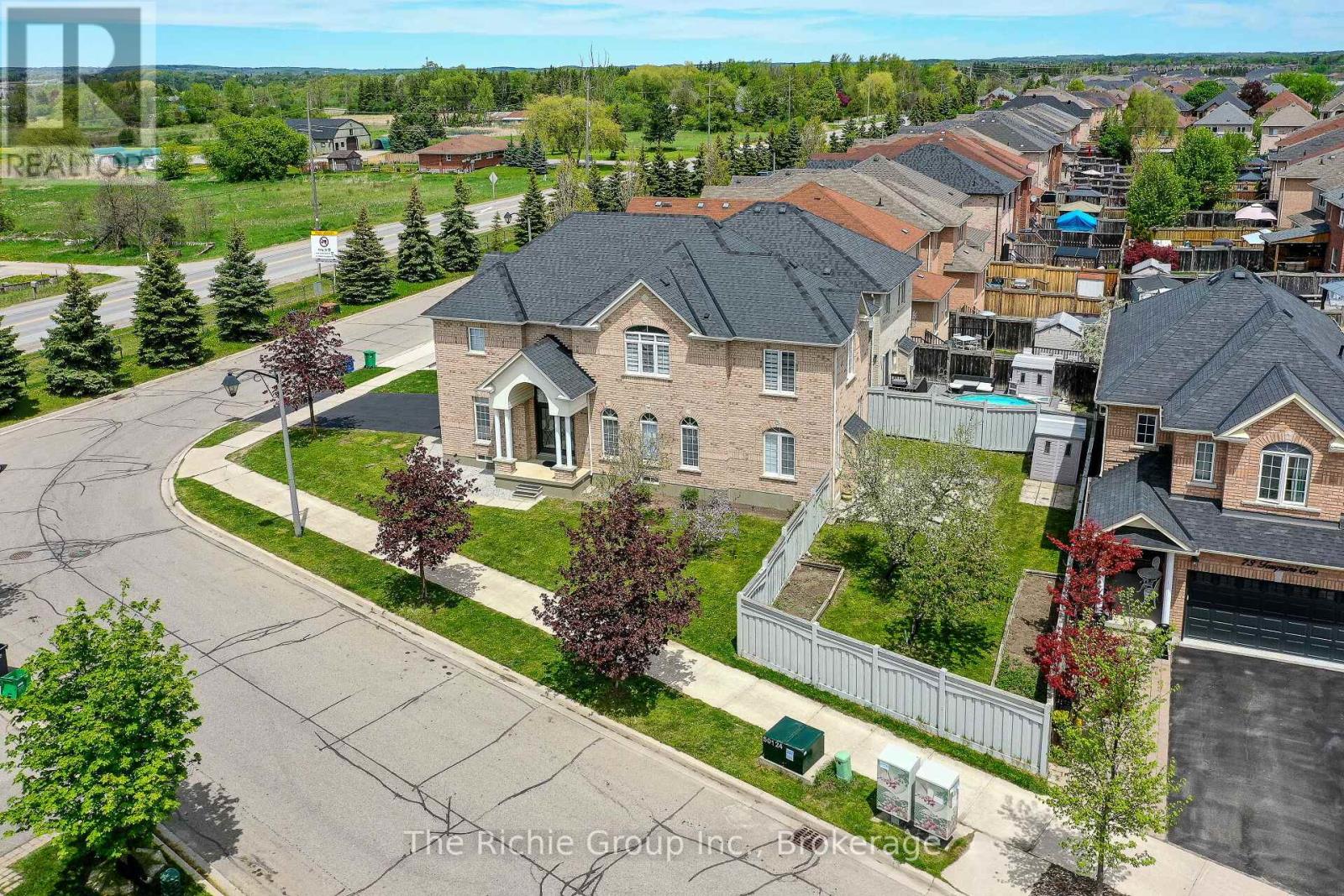 59 Tarquini Crescent, Caledon, Ontario  L7E 2Z5 - Photo 3 - W13159874