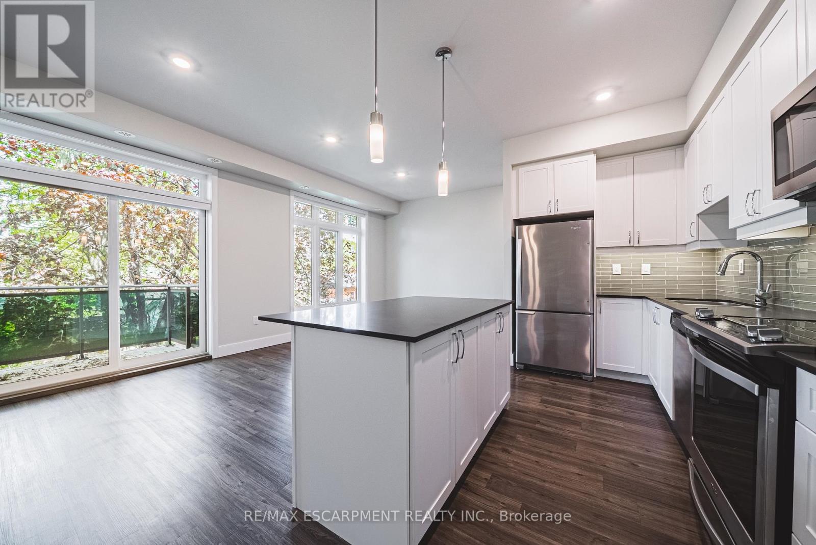 209 - 2061 Prospect Street, Burlington, Ontario  L7R 1Z2 - Photo 2 - W13159898