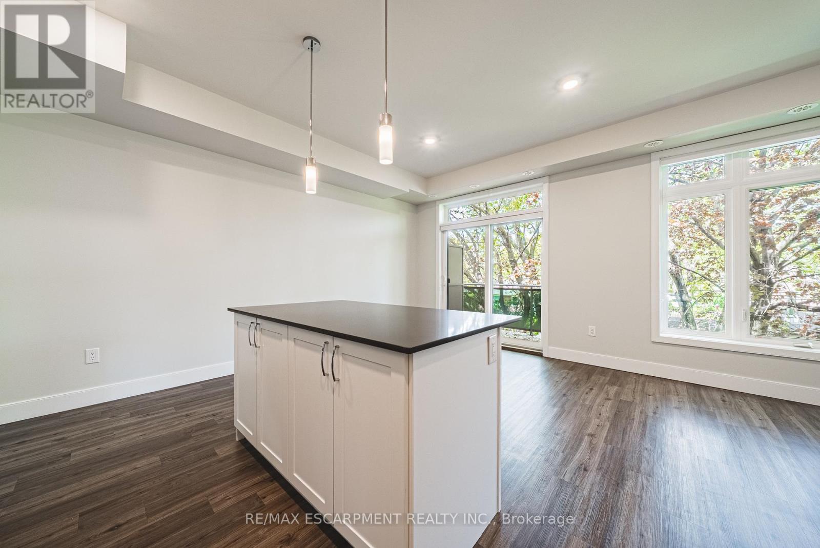209 - 2061 Prospect Street, Burlington, Ontario  L7R 1Z2 - Photo 6 - W13159898