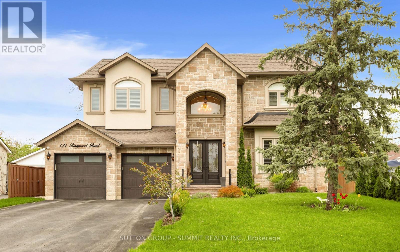 121 RINGWOOD ROAD, Oakville, Ontario
