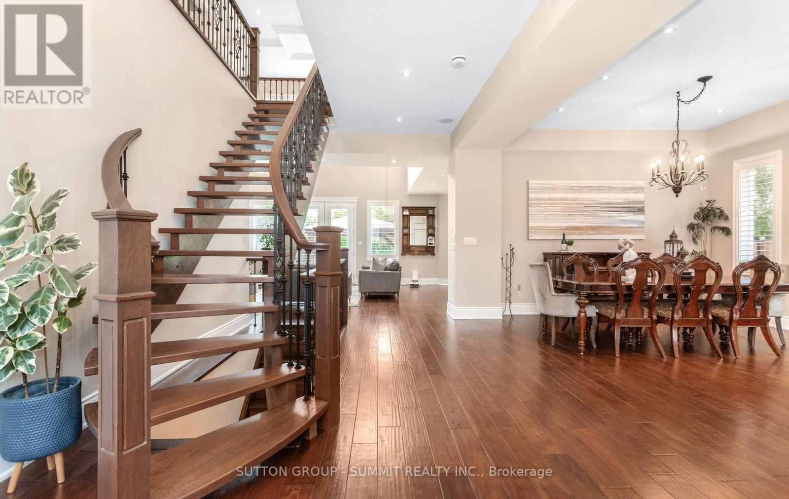 121 Ringwood Road, Oakville, Ontario  L6H 1K3 - Photo 4 - W13159930