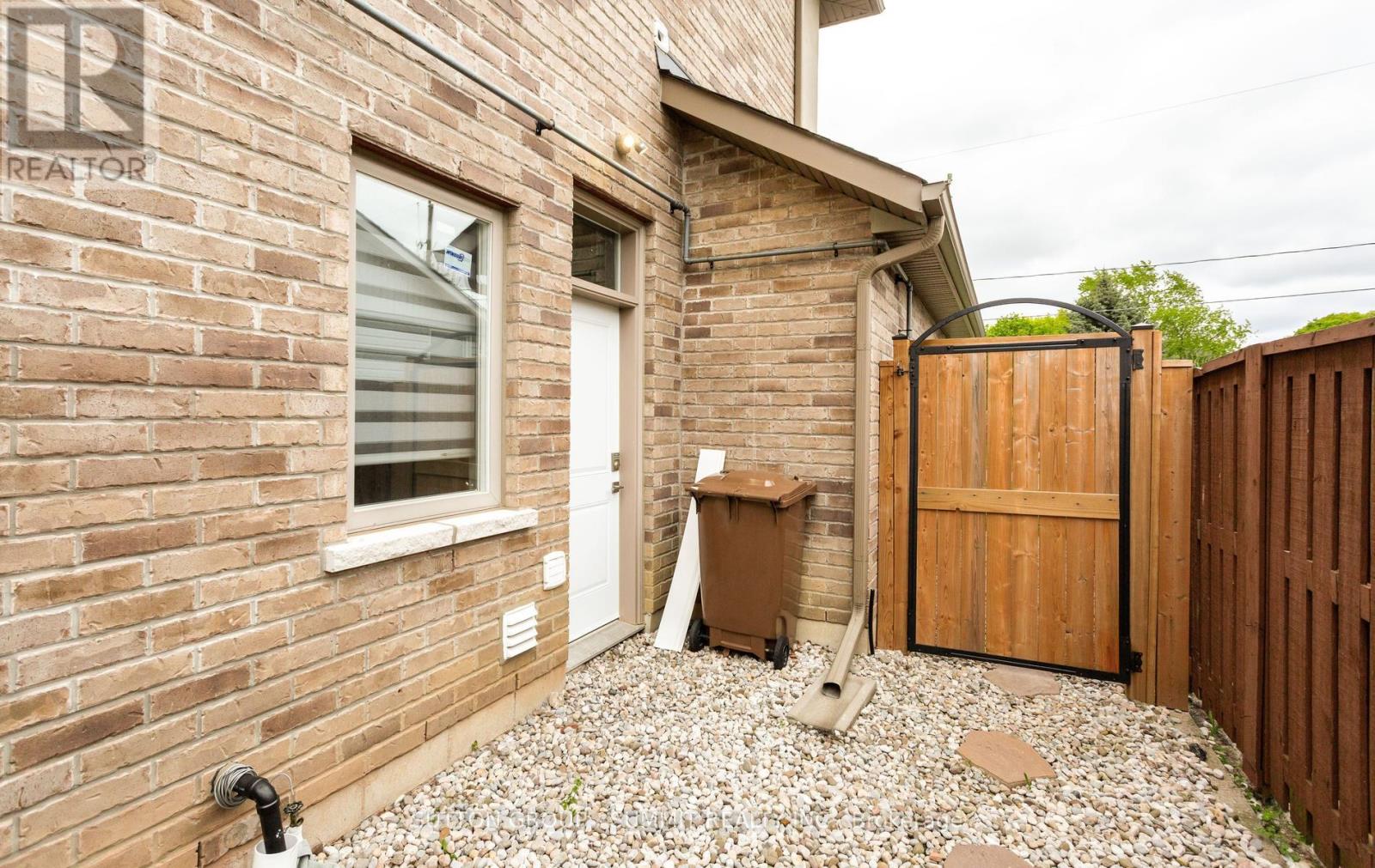 121 Ringwood Road, Oakville, Ontario  L6H 1K3 - Photo 43 - W13159930