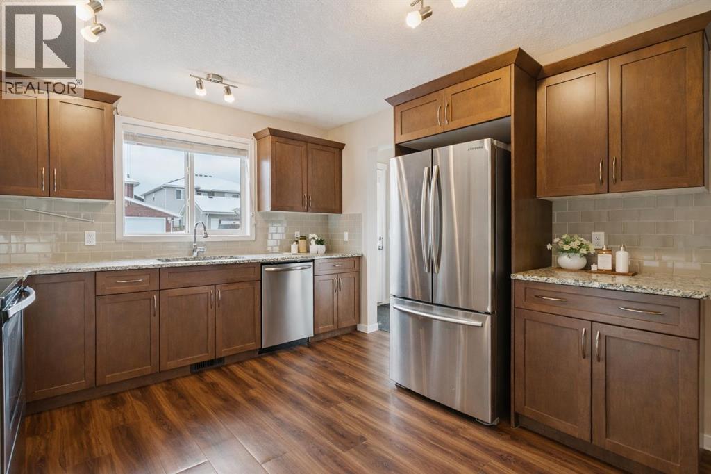 173 Willow Green, Cochrane, Alberta  T4C 0Y9 - Photo 3 - A2282481