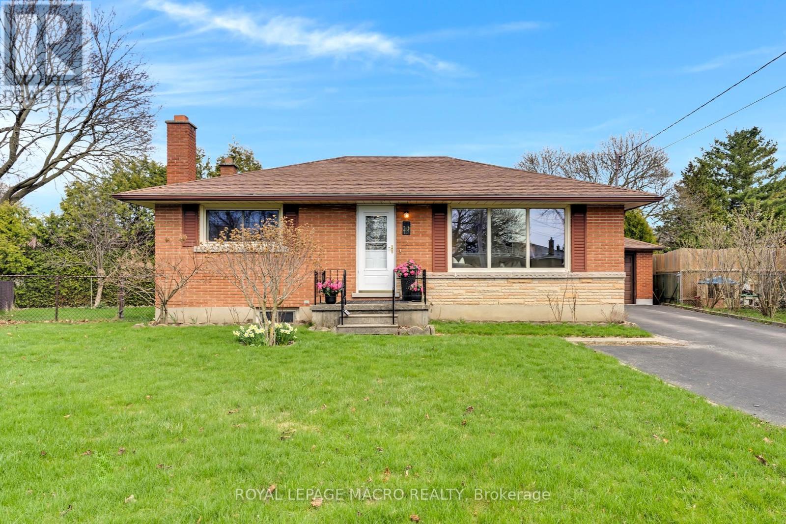 10 Westoby Place, Guelph, Ontario  N1E 2B3 - Photo 1 - X13159890