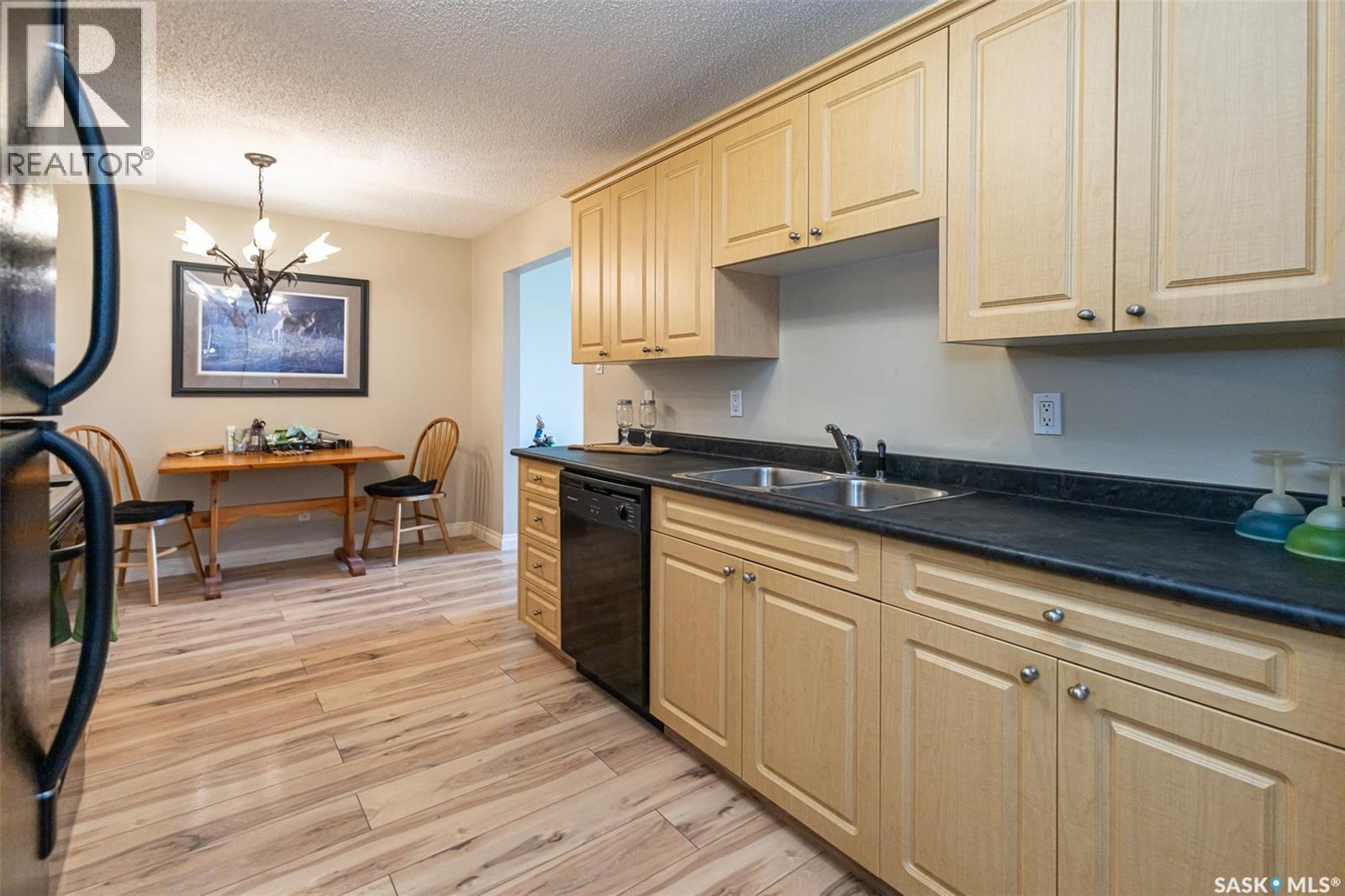 14 3809 Luther Place, Saskatoon, Saskatchewan  S7H 4B1 - Photo 4 - SK036795