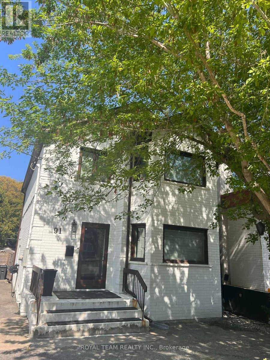 91 South Kingsway Way, Toronto, Ontario M6S 3T4 - Photo 3 - W13088398