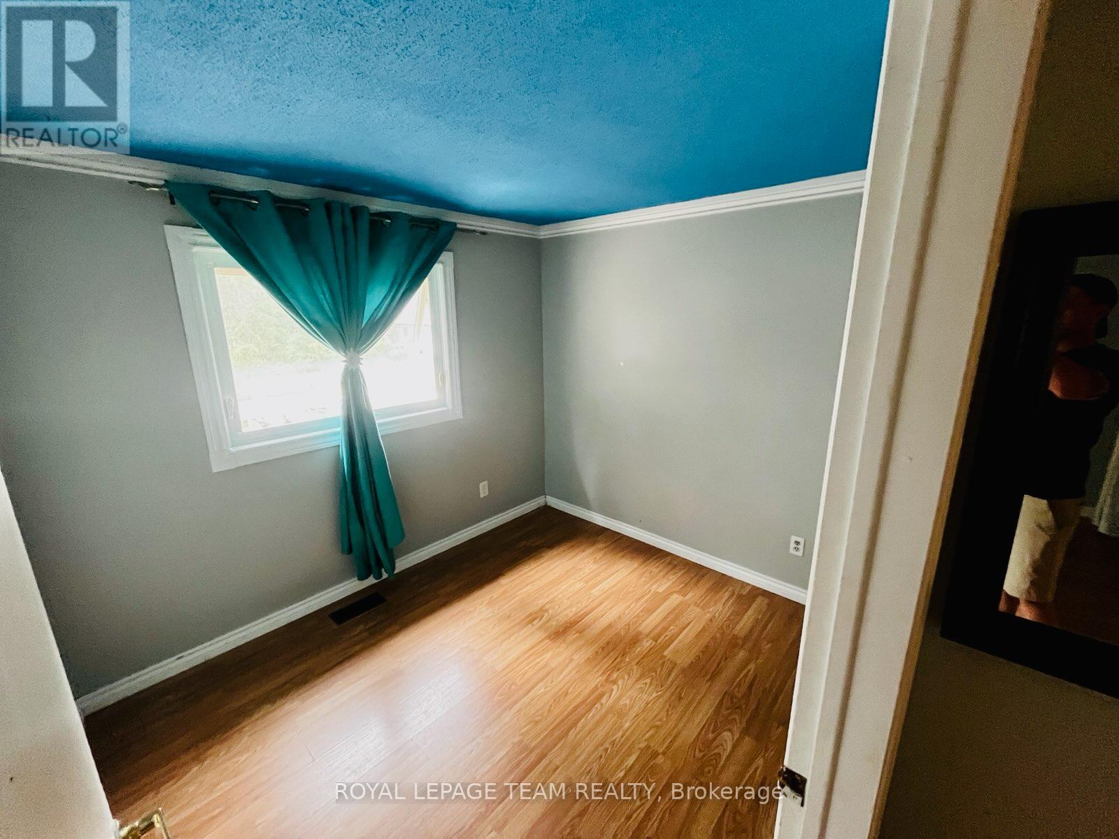 183 Mcelroy Drive, Ottawa, Ontario  K2L 1X7 - Photo 10 - X13052722